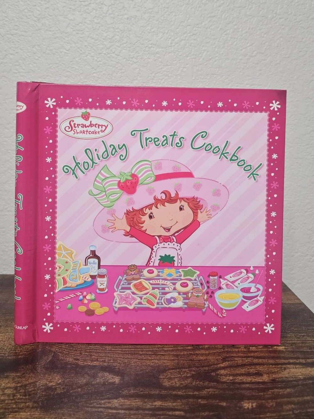 Strawberry Shortcake Holiday Treats Cookbook